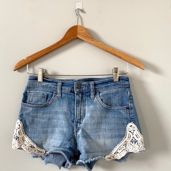 Target Brand High-rise jean shorts lacey - Picture 1 of 4